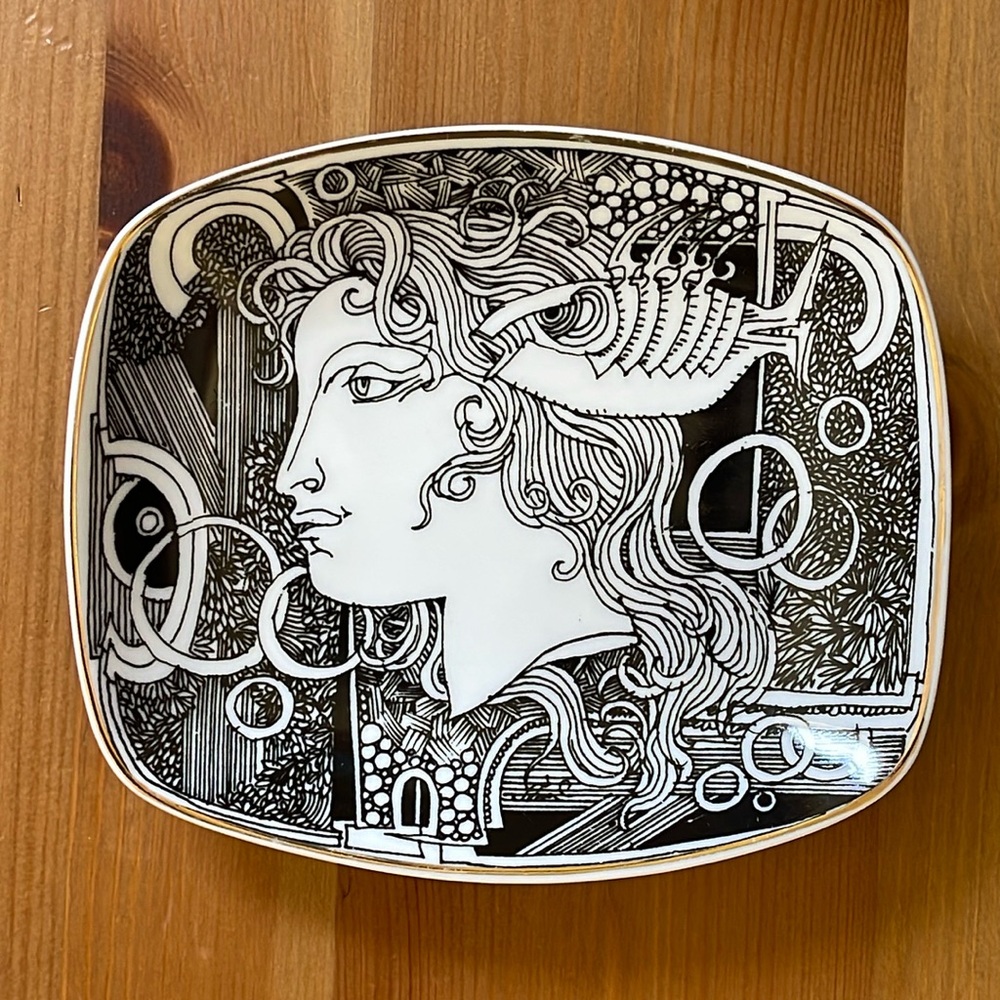 Hollohaza Hungary porcelain catchall dish